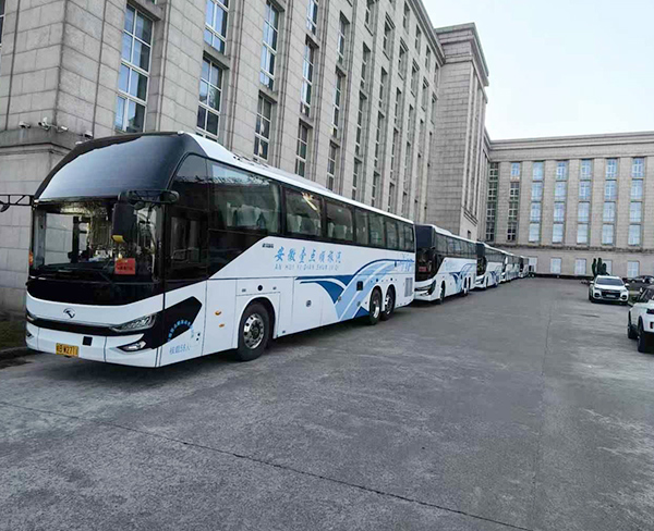 大巴車
