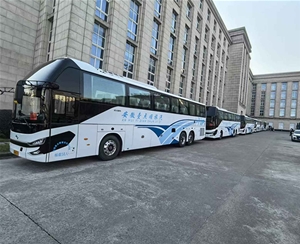 大巴車