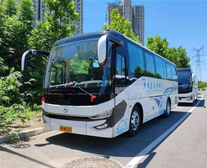 大巴車