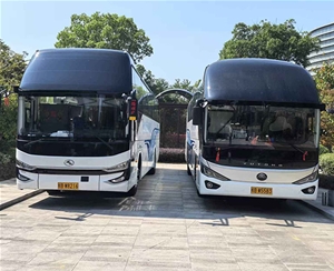 大巴車