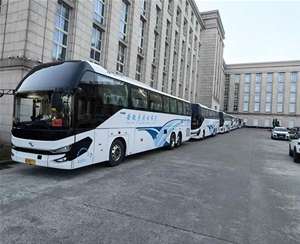 大巴車
